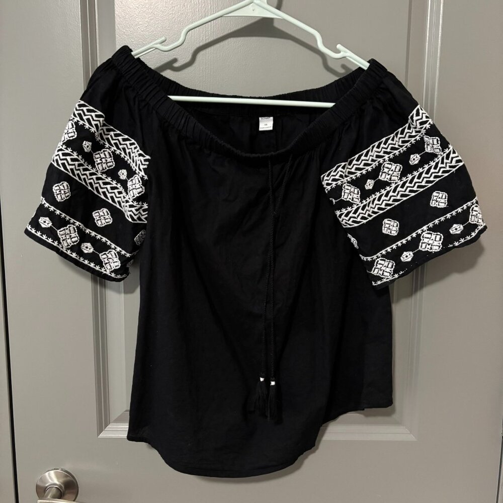 Old Navy Embroidered Puff Sleeve Shirt